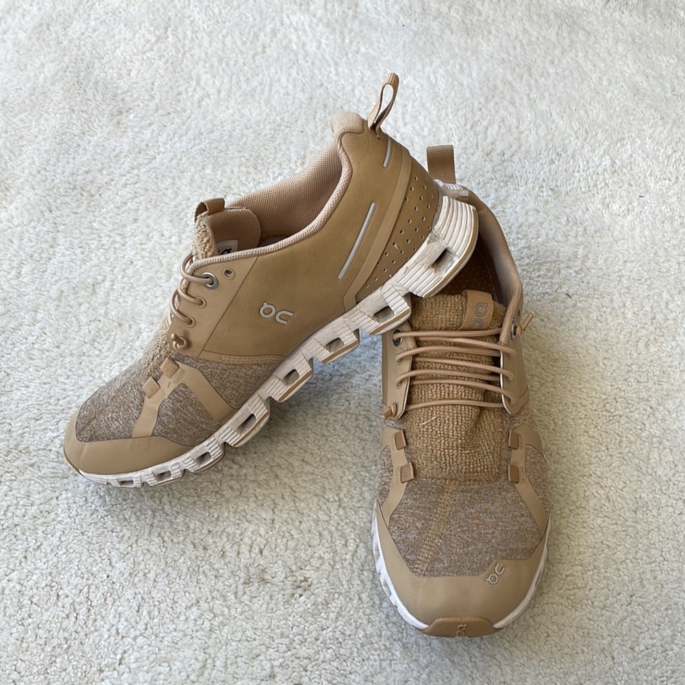 VGUC On Running Cloud Terry Shoes - Dune Size 7